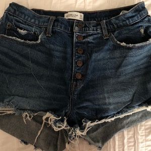 Women’s Abercrombie & Fitch high rise mom shorts
